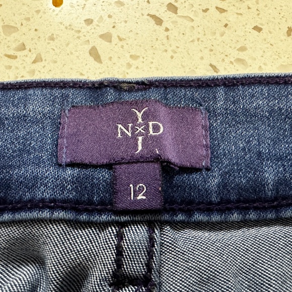 NYDJ High Rise Alina Legging - Picture 6 of 9